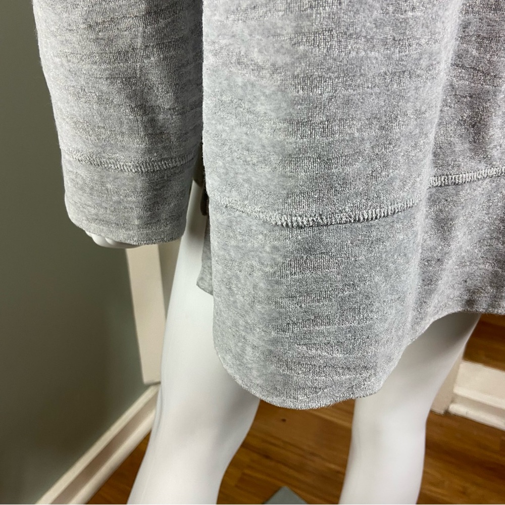 Zenergy Chicos Sz 2 Velour Gray Tiger zebra Striped Cowl Neck Sweater Sweatshirt - Picture 8 of 10
